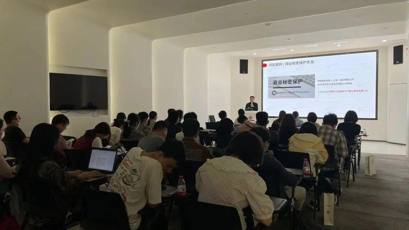 资质代办公司：揭秘其优缺点，助您明智选择